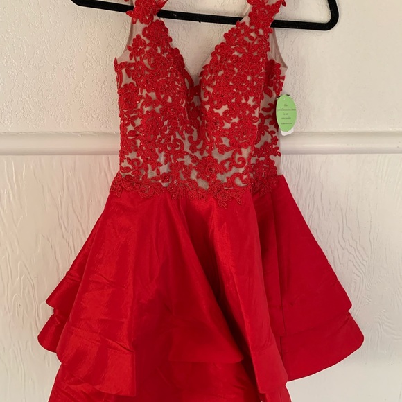 Windsor Dresses & Skirts - (Nwt) great condition red/nude dress from Windsor